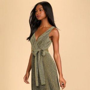 Lulu's Size Small Gold Metallic Pleated Maxi Dress